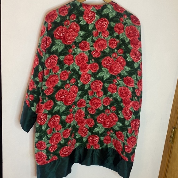 Victoria’s Secret Vintage Gold Label Rose Print Robe and Slip Pajama Set - Picture 12 of 12